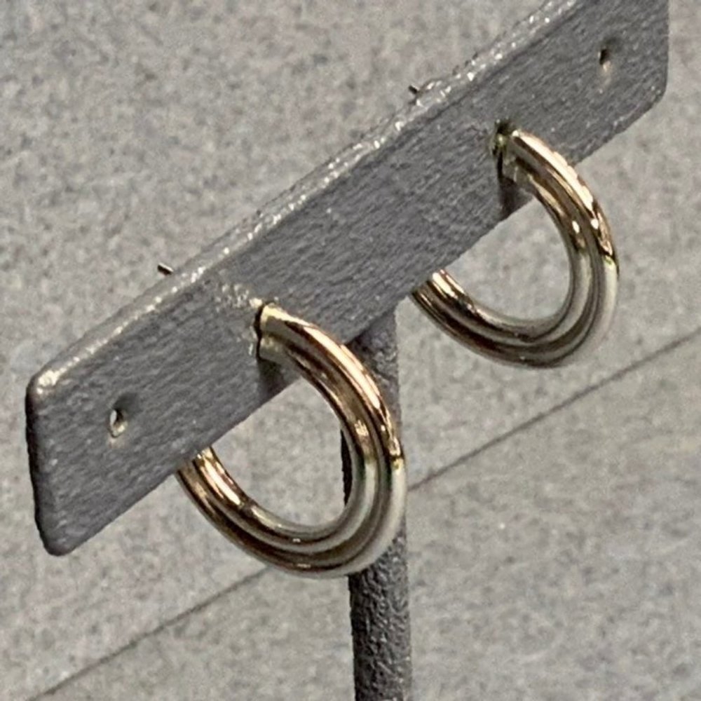 Grooved silver hoop pierced earrings
